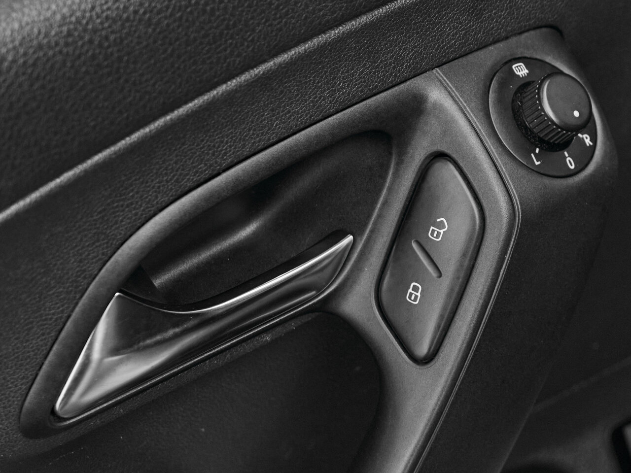 Купить Volkswagen Polo 1.6 AT (110 л.с.), 2016 в Екатеренбурге