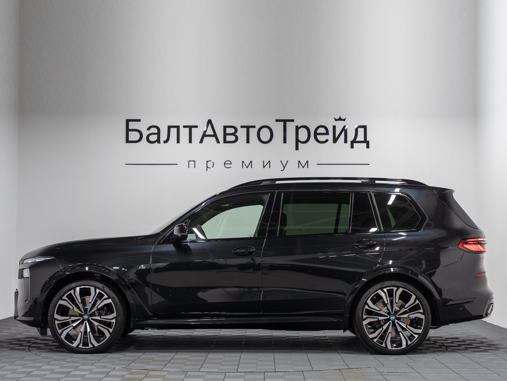 Автомобиль BMW X7 40d 3.0d AT (340 л.с.) 4WD - 11