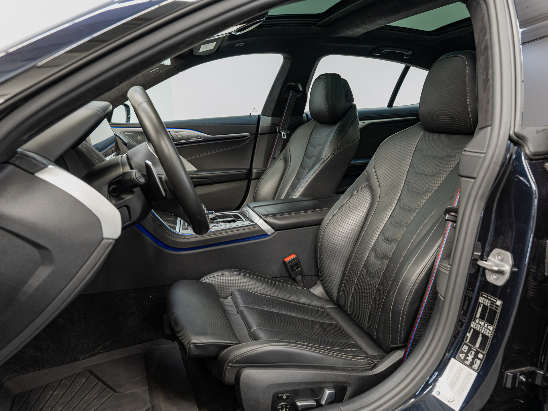Автомобиль BMW 8 серии M850i xDrive 4.4 AT (530 л.с.) 4WD - 20