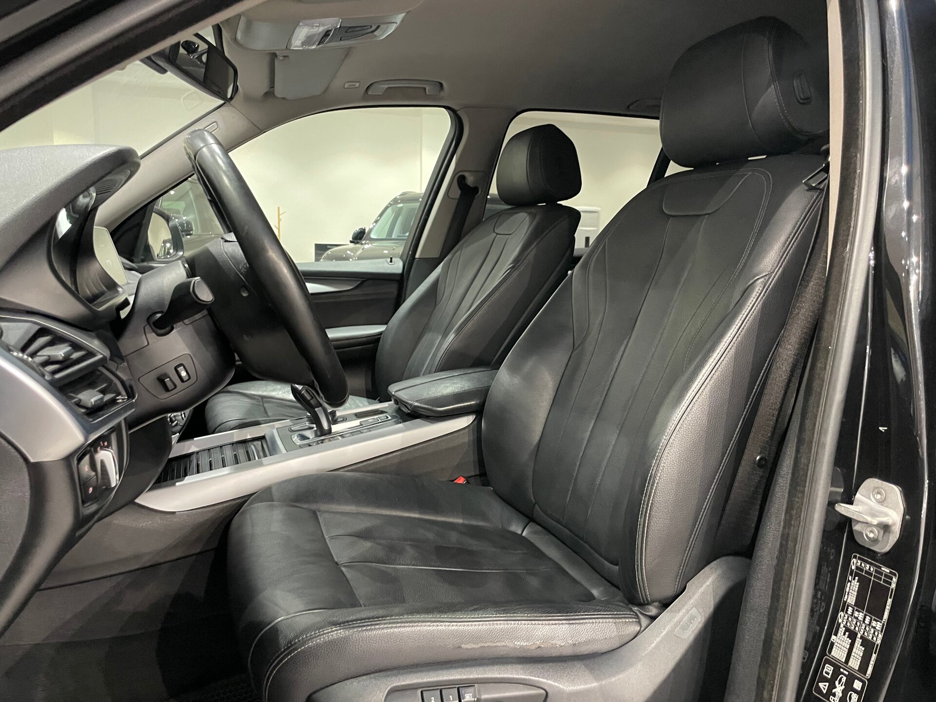 Автомобиль BMW X5 25d 3.0d AT (218 л.с.) 4WD - 8