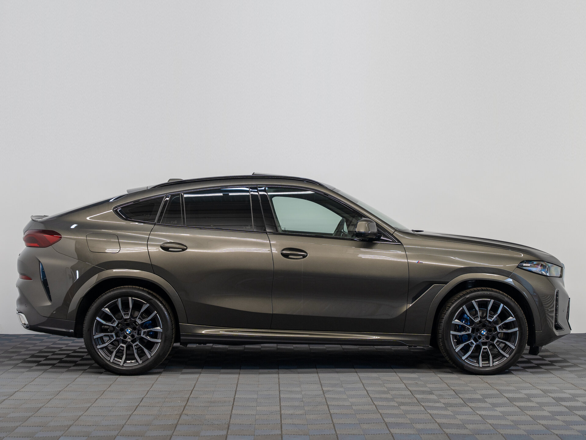 Автомобиль BMW X6 40i 3.0 AT (381 л.с.) 4WD - 7