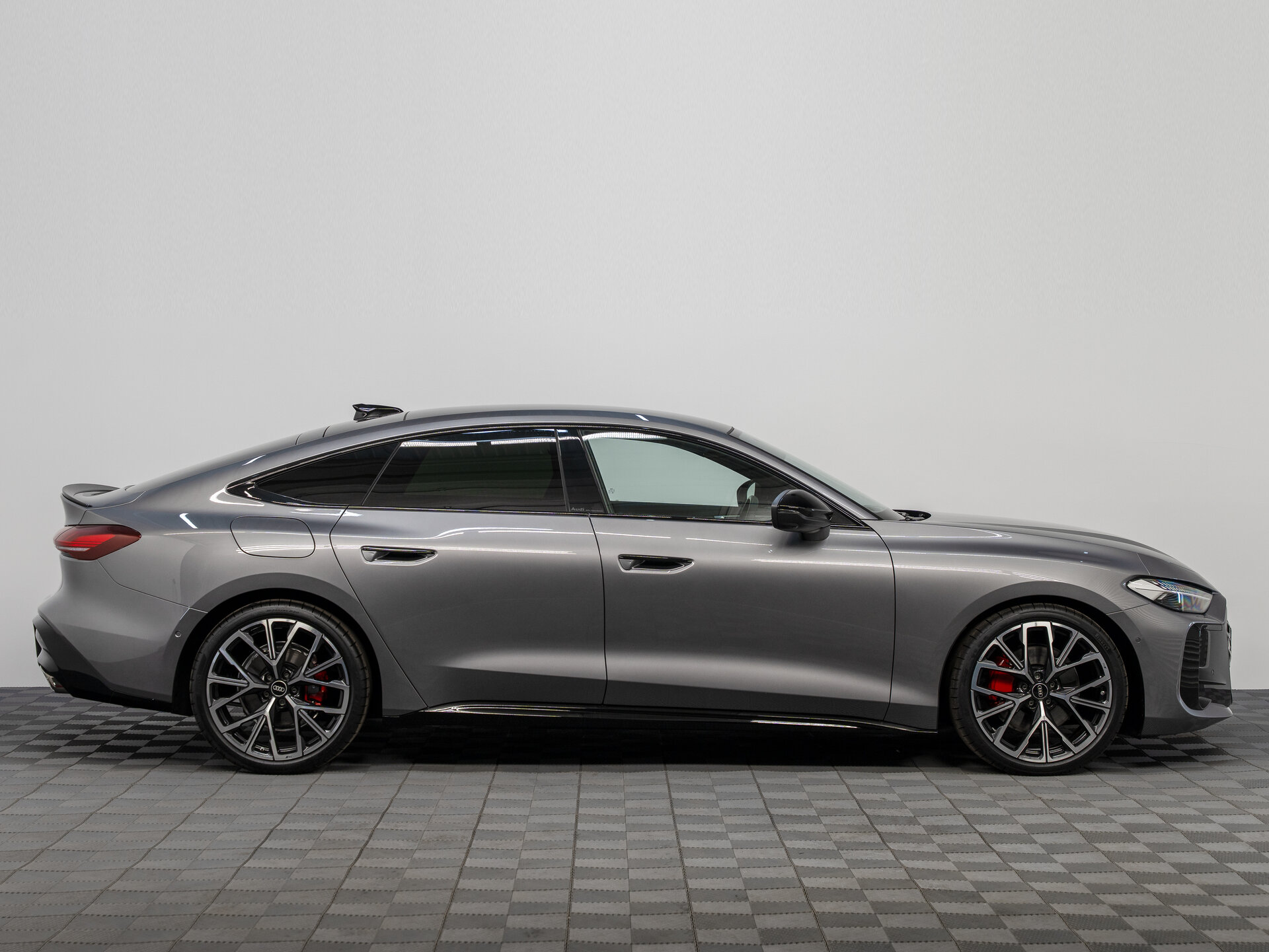 Автомобиль Audi A5 L Sportback 2.0 AMT (204 л.с.) 4WD - 4