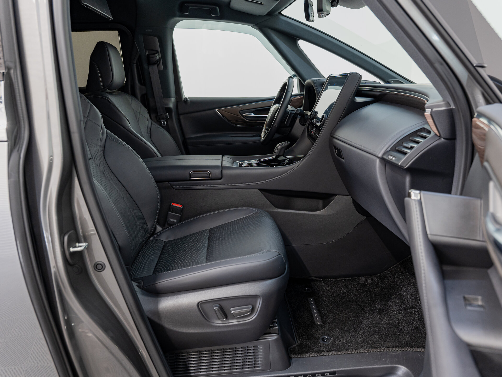 Автомобиль Toyota Alphard 2.5hyb CVT (190 л.с.) 4WD - 10