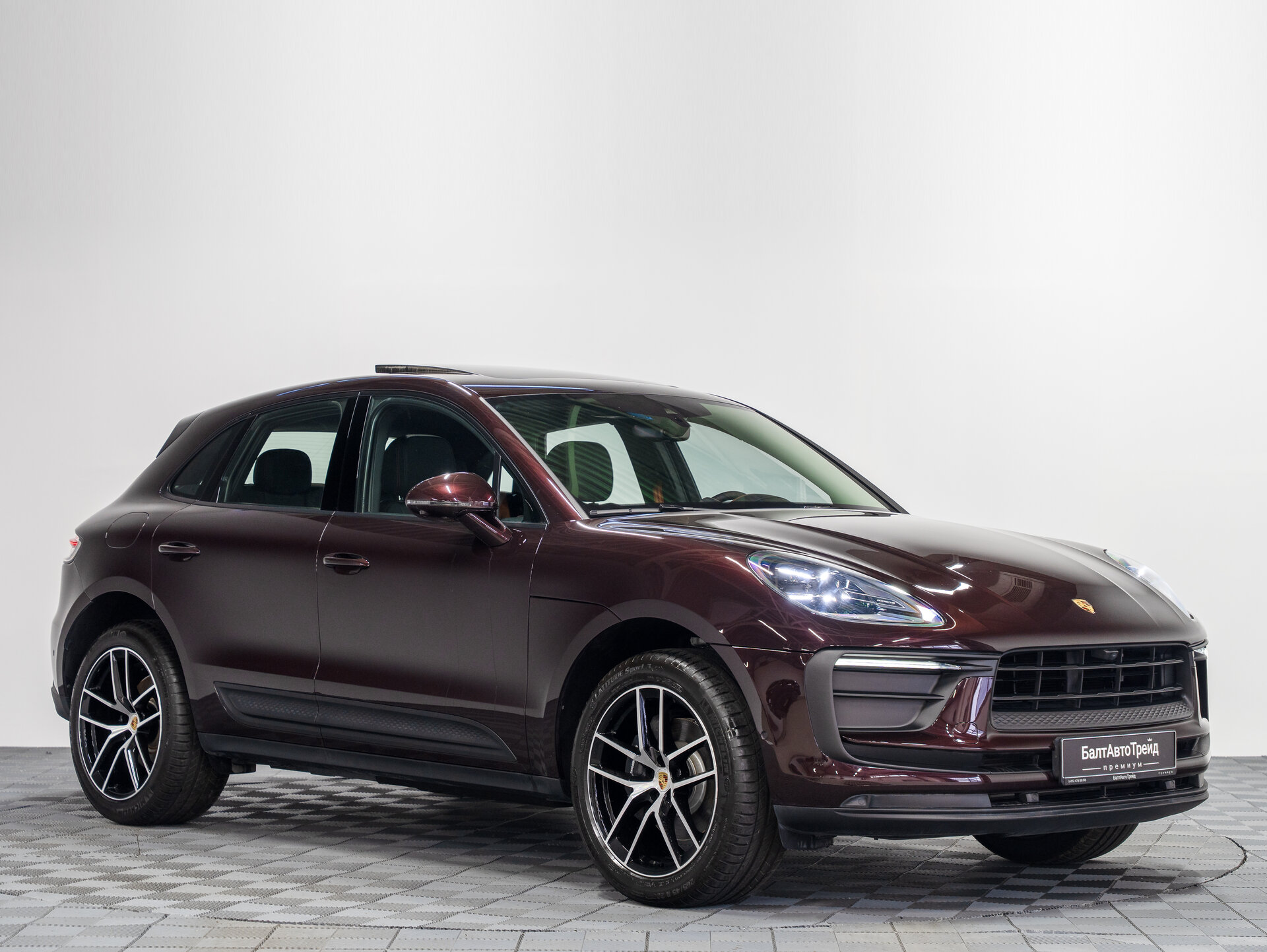 Автомобиль Porsche Macan 2.0 AMT (265 л.с.) 4WD - 5