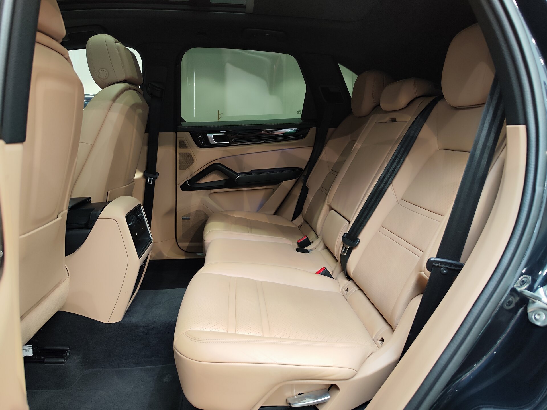 Автомобиль Porsche Cayenne 3.0 AT (340 л.с.) 4WD - 9