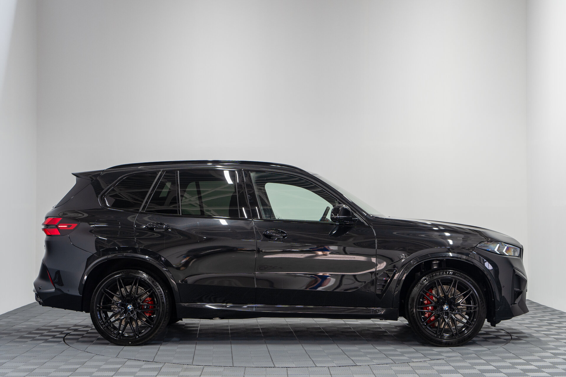 Автомобиль BMW X5 M Competition 4.4 AT (625 л.с.) 4WD - 7