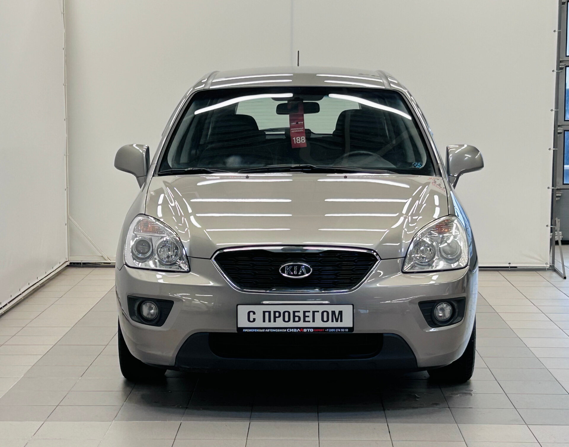 Kia Carens 2011 1
