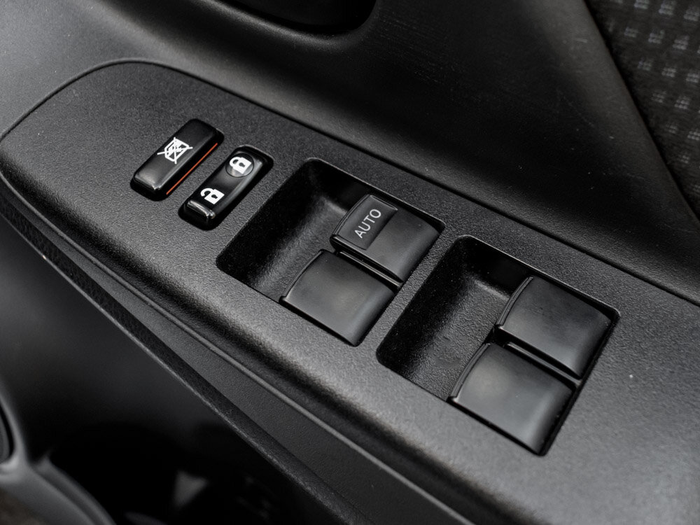 Купить Toyota Vitz 1.0 CVT (69 л.с.), 2019 в Екатеренбурге