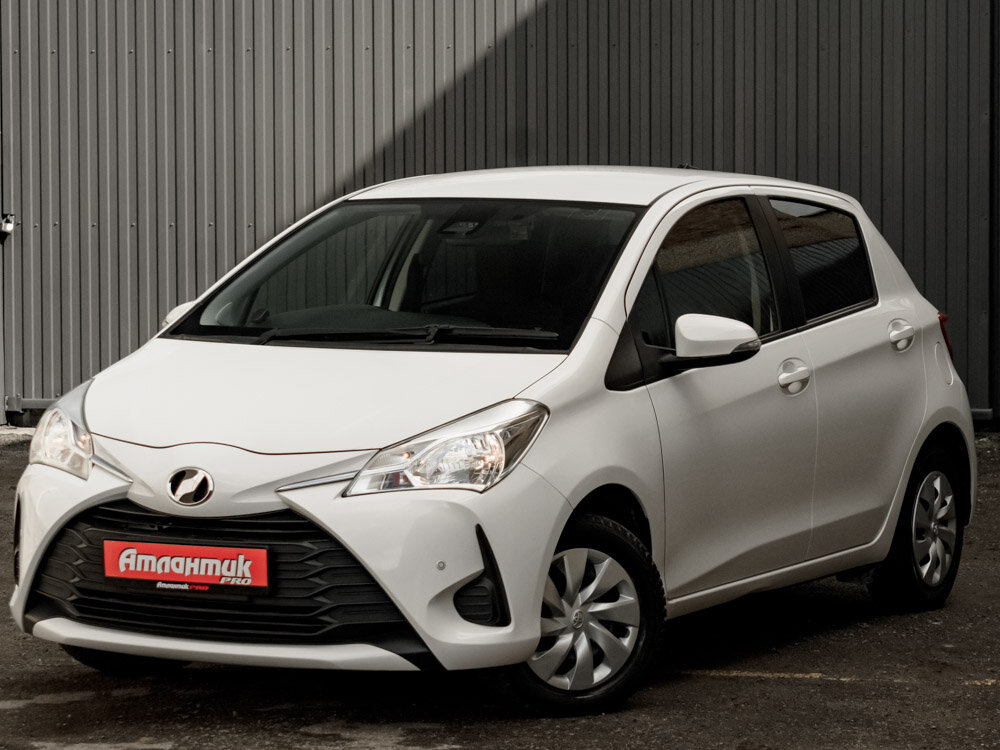 Купить Toyota Vitz 1.0 CVT (69 л.с.), 2019 в Екатеренбурге