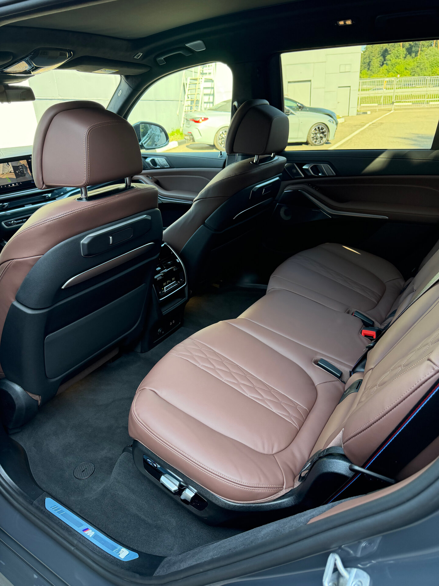 Автомобиль BMW X7 40i 3.0 AT (381 л.с.) 4WD - 6