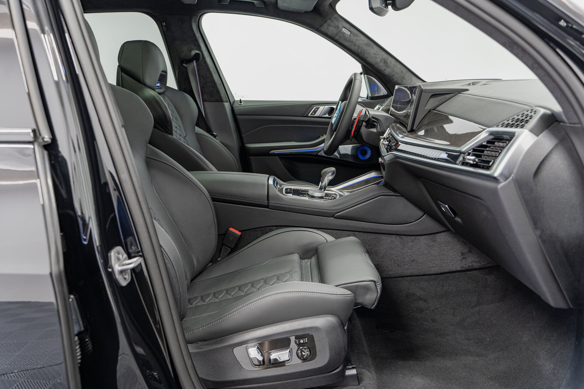 Автомобиль BMW X5 M Competition 4.4 AT (625 л.с.) 4WD - 15