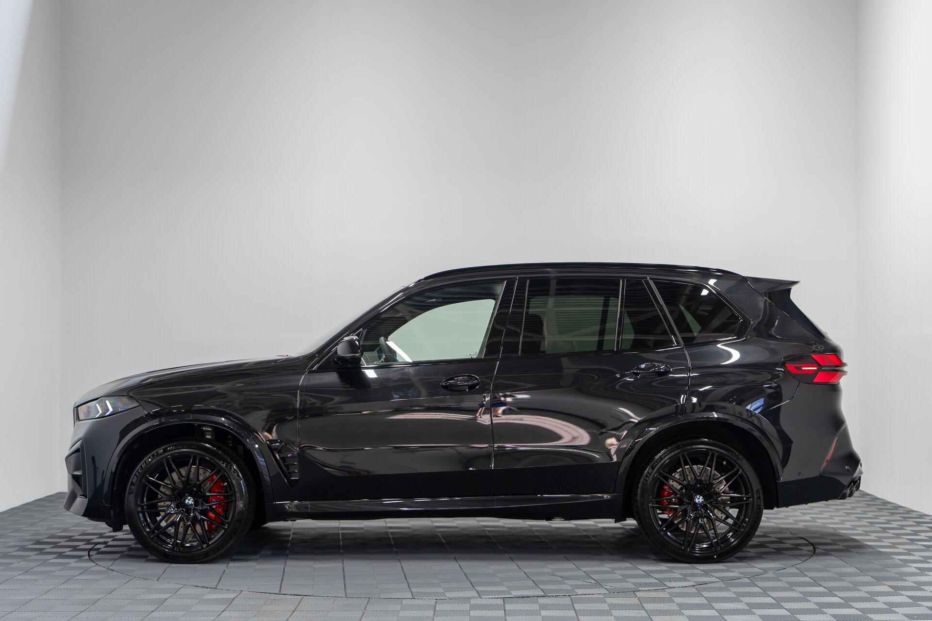 Автомобиль BMW X5 M Competition 4.4 AT (625 л.с.) 4WD - 13