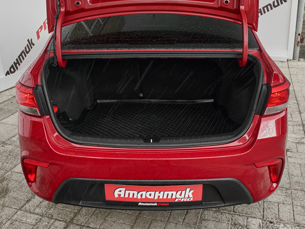 Купить Kia Rio 1.6 AT (123 л.с.), 2017 в Екатеренбурге