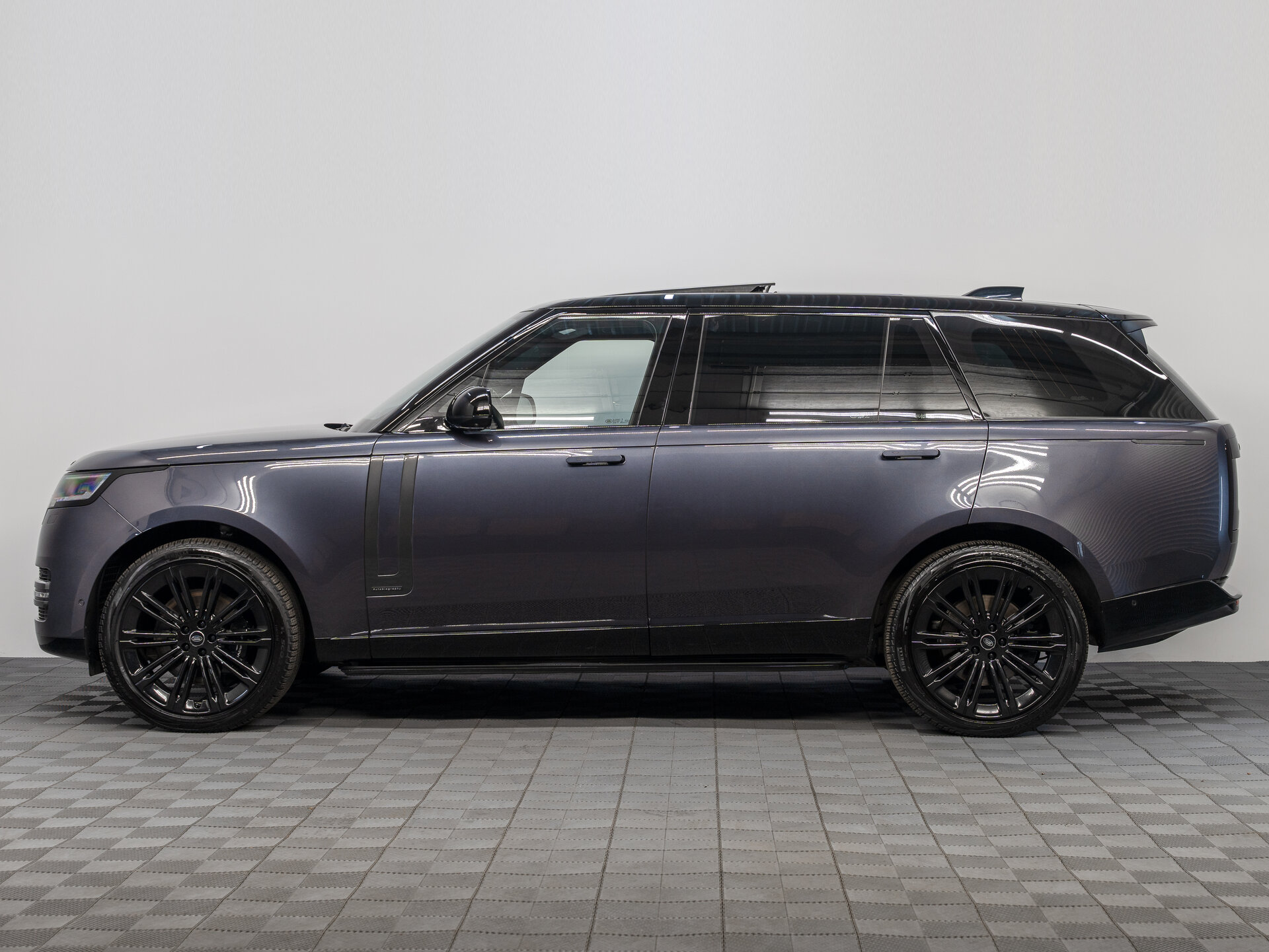 Автомобиль Land Rover Range Rover P530 MHEV Long 4.4 AT (530 л.с.) 4WD - 8