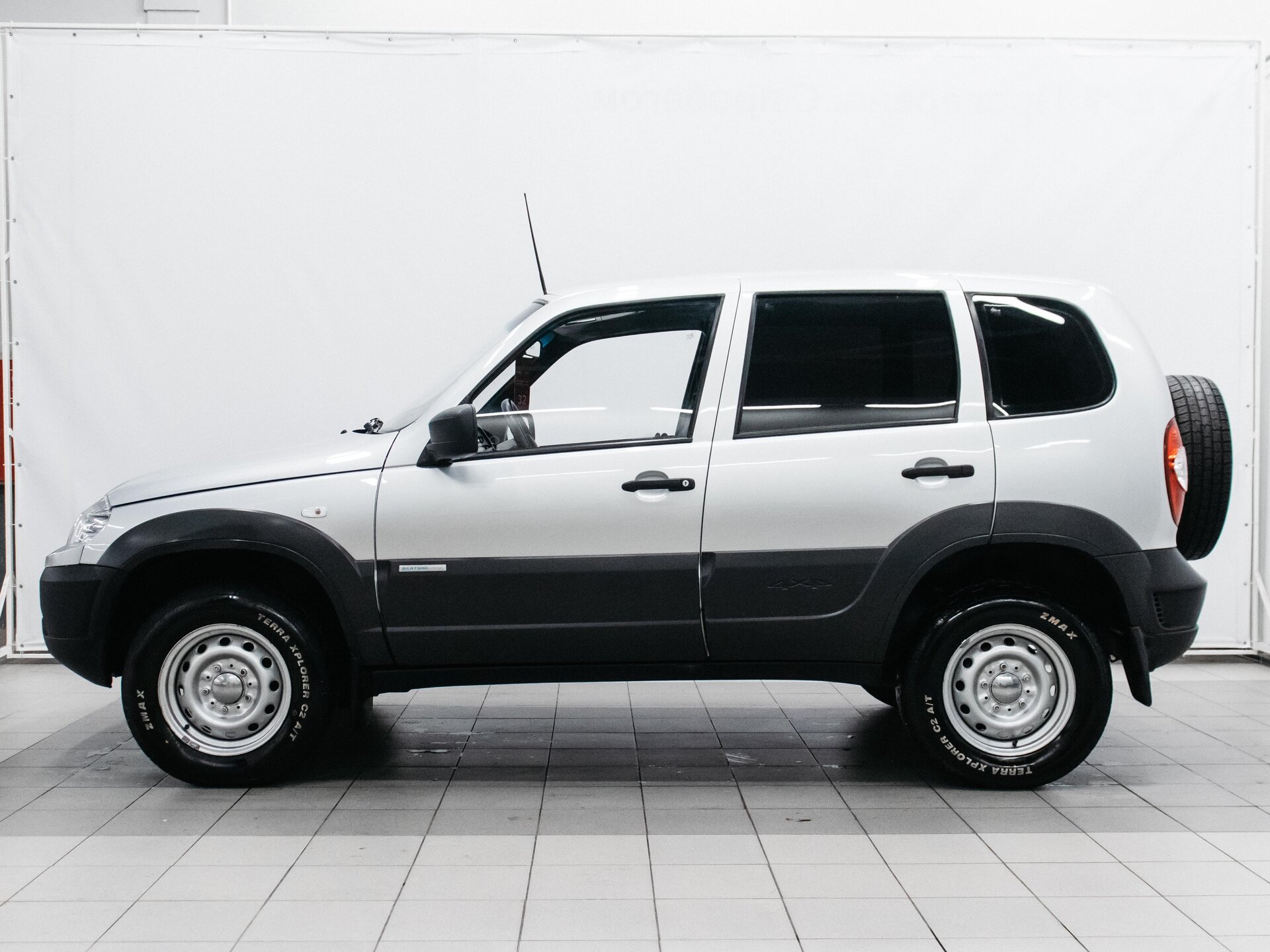 Chevrolet Niva 2013 8