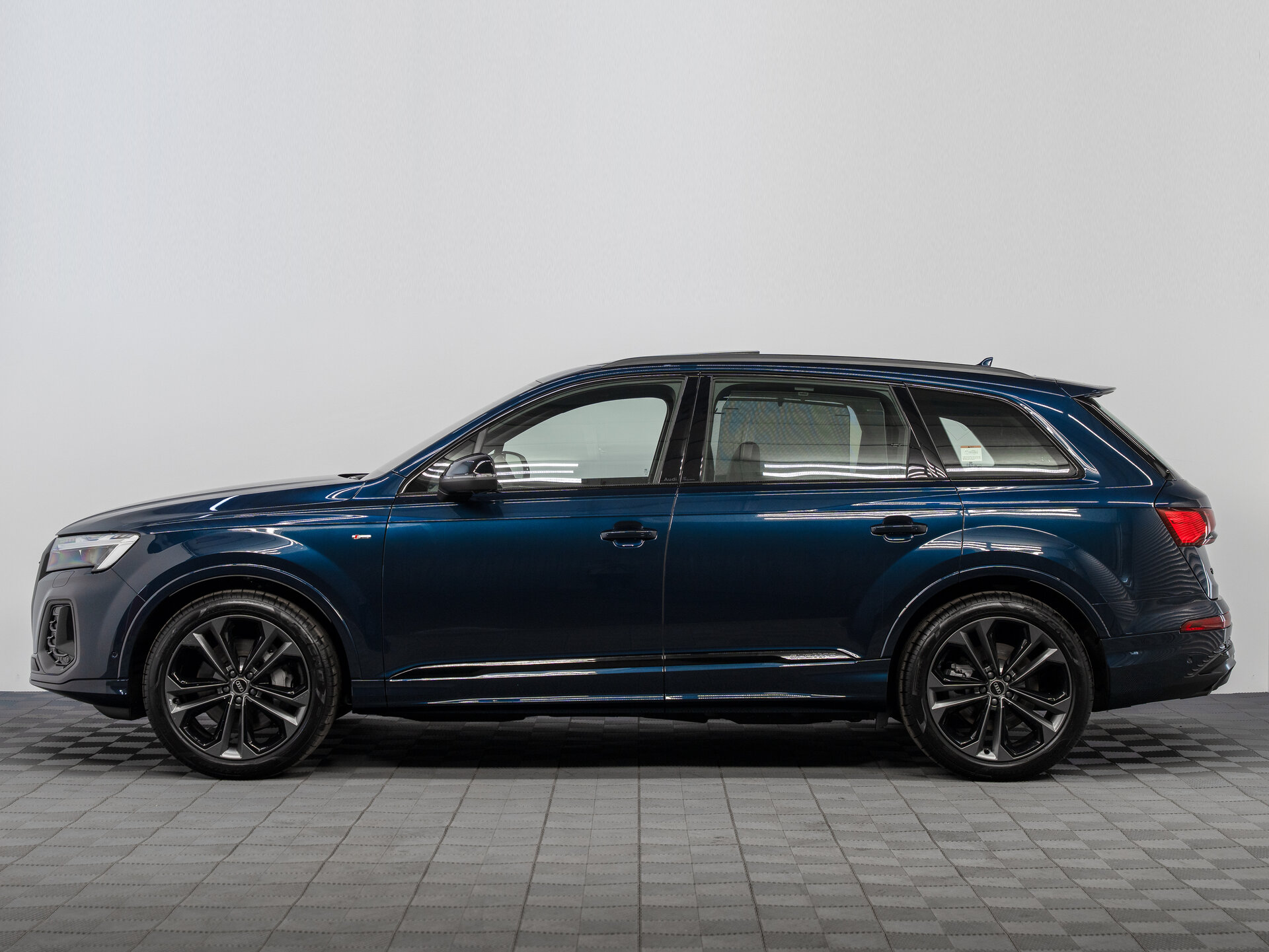 Автомобиль Audi Q7 50 TDI 3.0d AT (286 л.с.) 4WD - 6