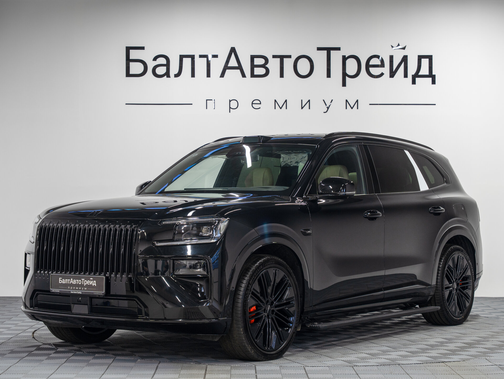 Автомобиль Zeekr 8X 70 kWh 2.0hyb AT (898 л.с.) 4WD - 1