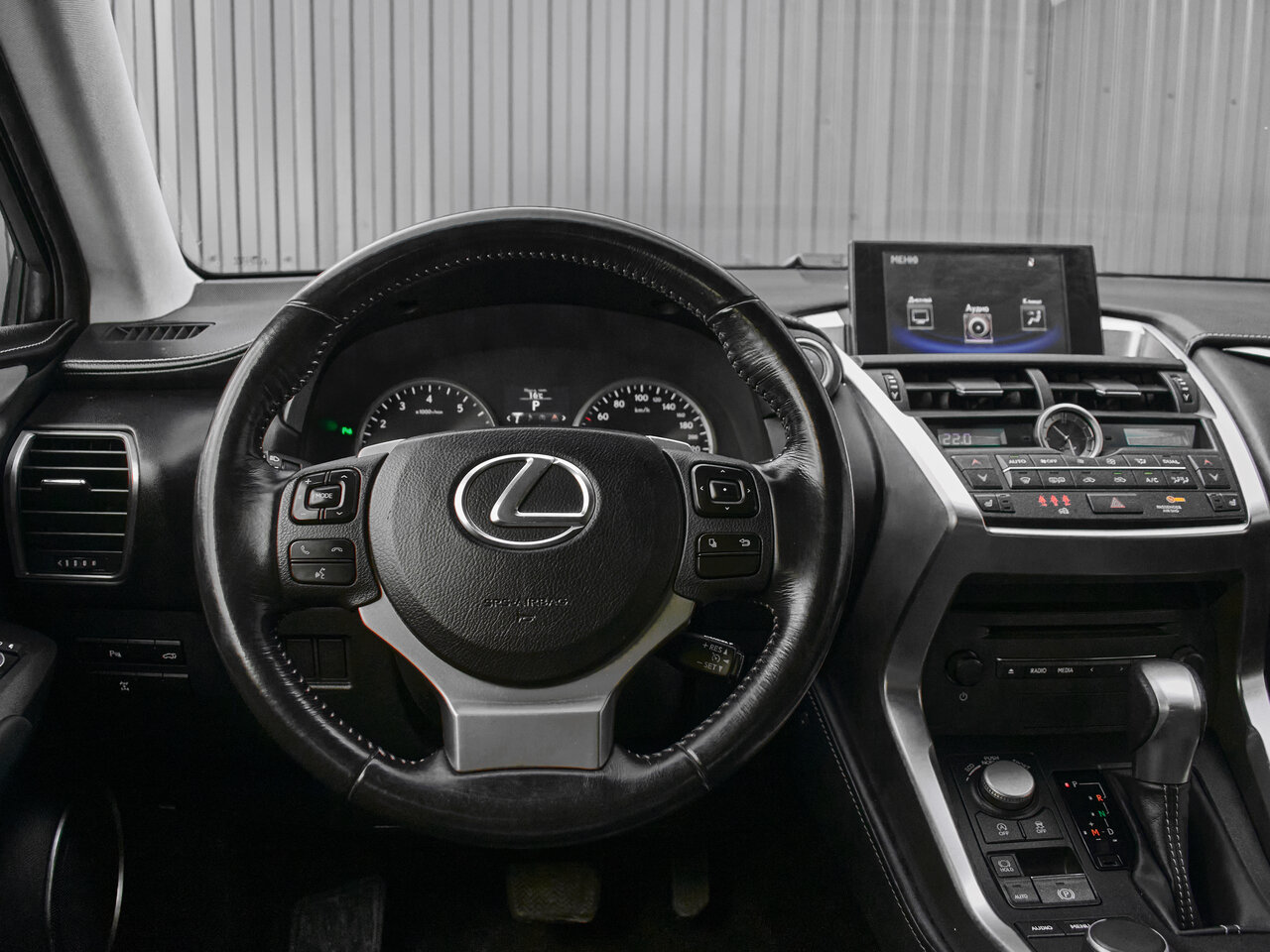 Купить Lexus NX 200 2.0 CVT (150 л.с.) 4WD, 2015 в Екатеренбурге