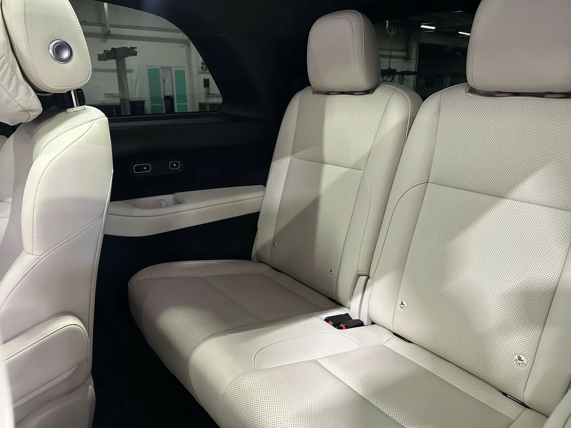 Автомобиль LiXiang L9 44.5 kWh 1.5hyb AT (449 л.с.) 4WD - 13