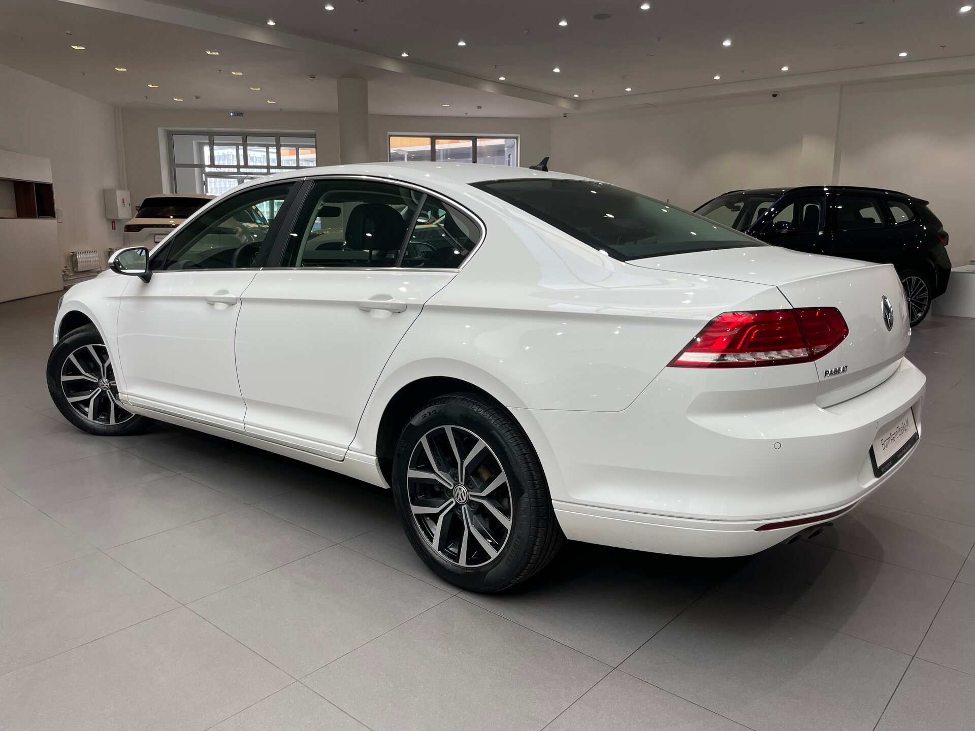 Автомобиль Volkswagen Passat 1.8 AMT (180 л.с.) - 6