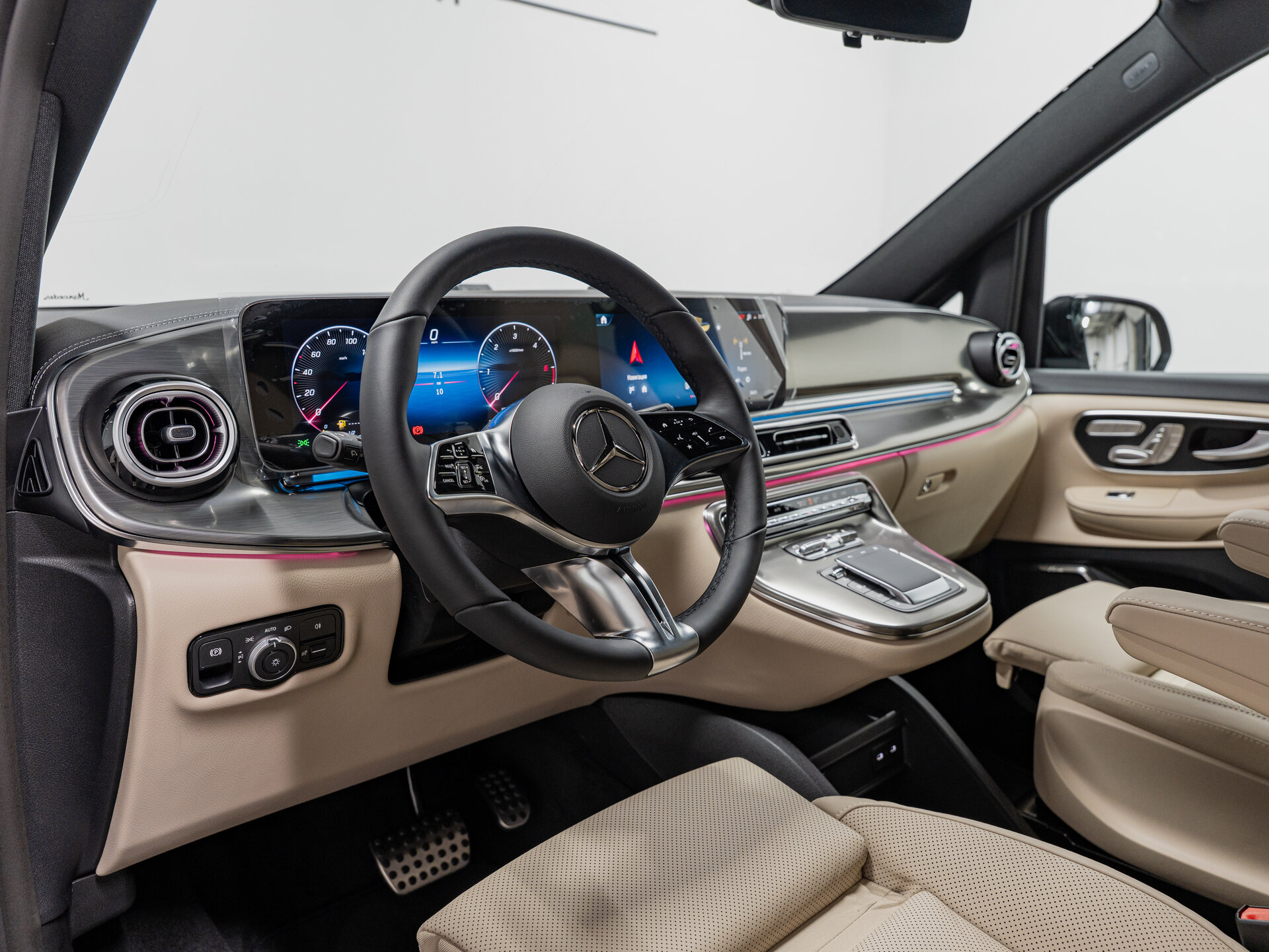 Автомобиль Mercedes-Benz V-Класс 300 d экстра длинный 2.0d AT (237 л.с.) 4WD - 12