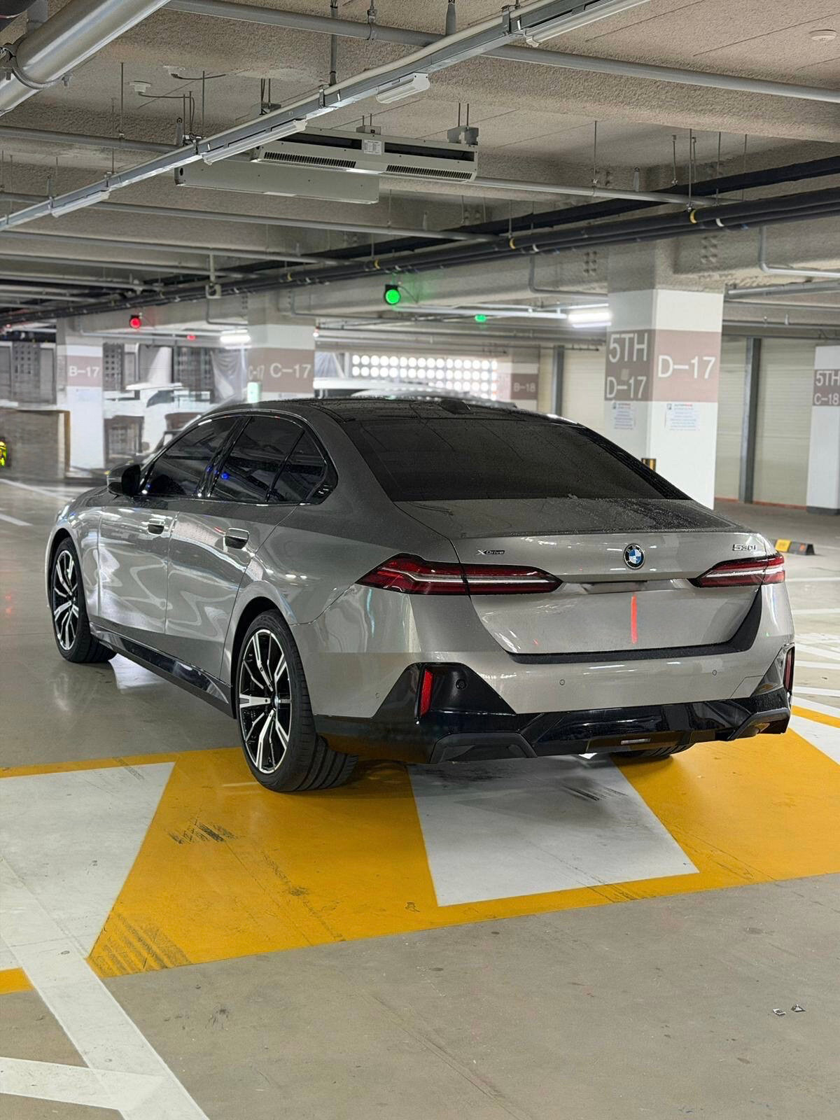 Автомобиль BMW 5 серии 530i xDrive 2.0 AT (258 л.с.) 4WD - 2