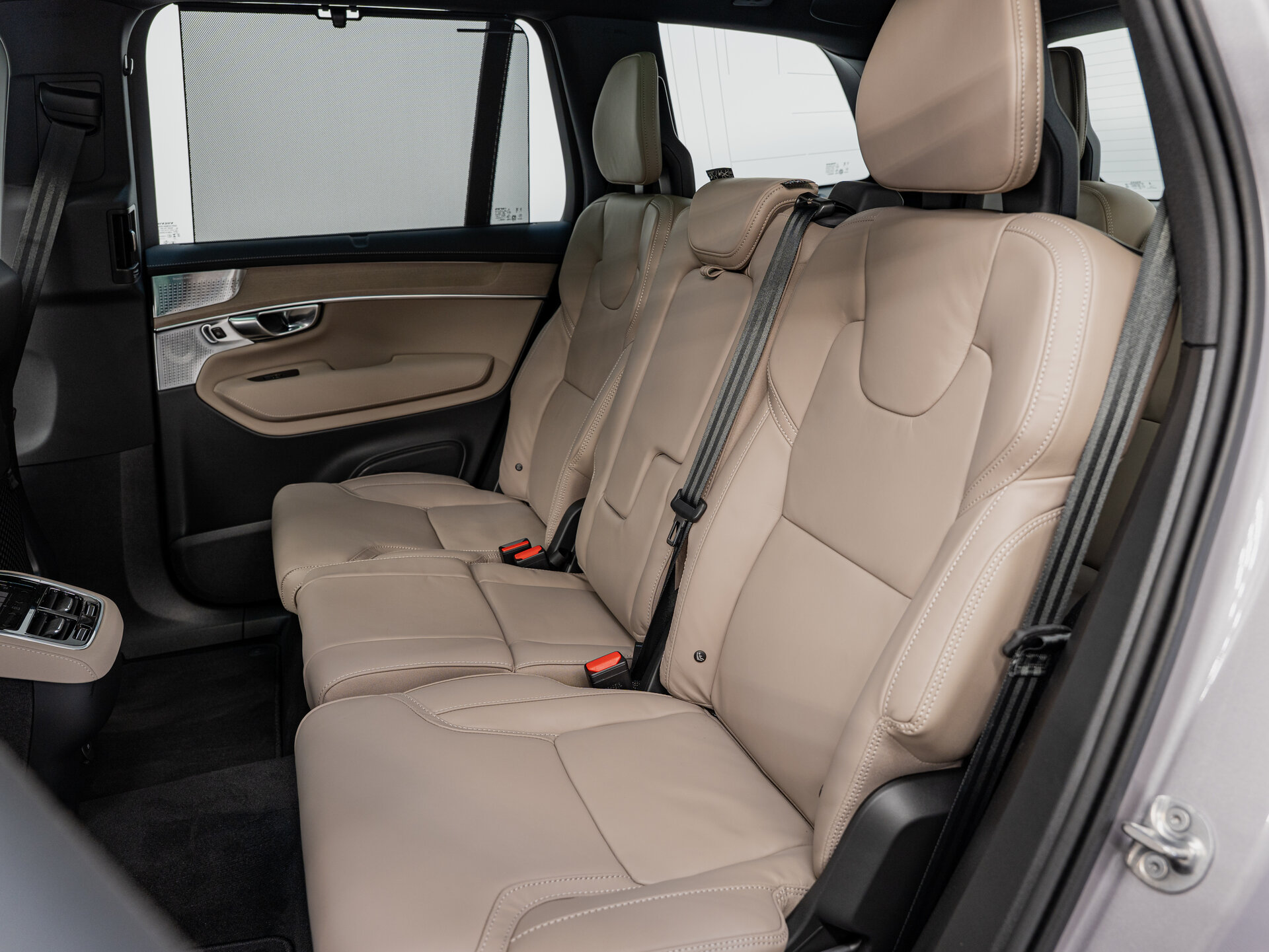 Автомобиль Volvo XC90 B6 2.0 AT (300 л.с.) 4WD - 10