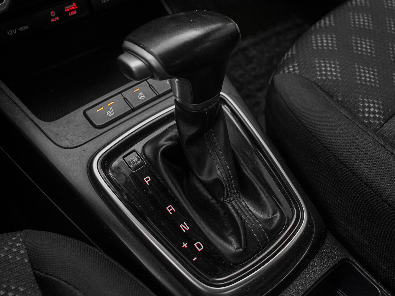 Купить Kia Rio 1.6 AT (123 л.с.), 2017 в Екатеренбурге