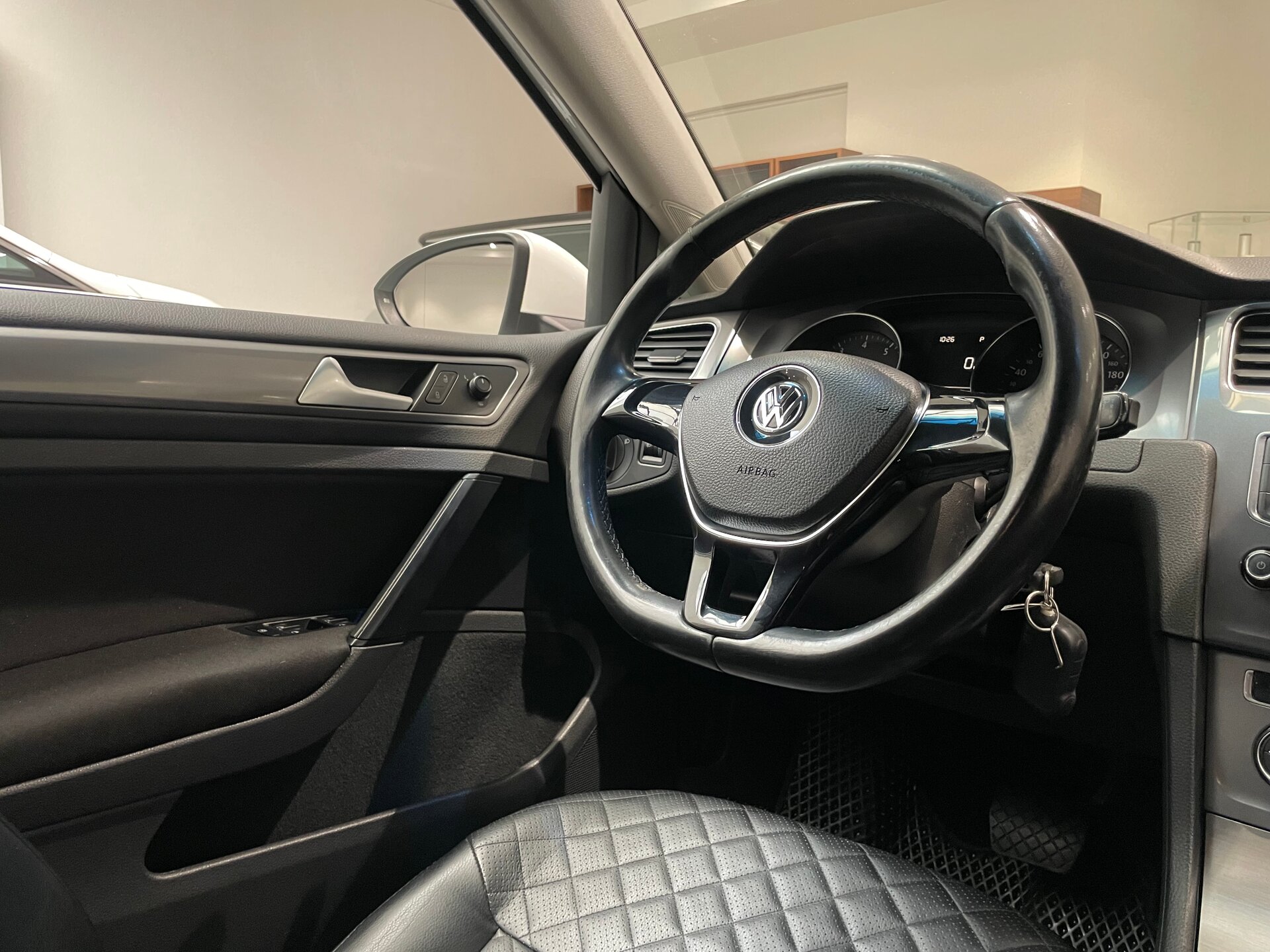Автомобиль Volkswagen Golf 1.4 AMT (122 л.с.) - 15