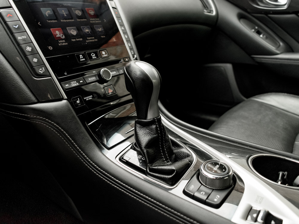 Купить Infiniti Q50 2.0 AT (211 л.с.), 2016 в Екатеренбурге