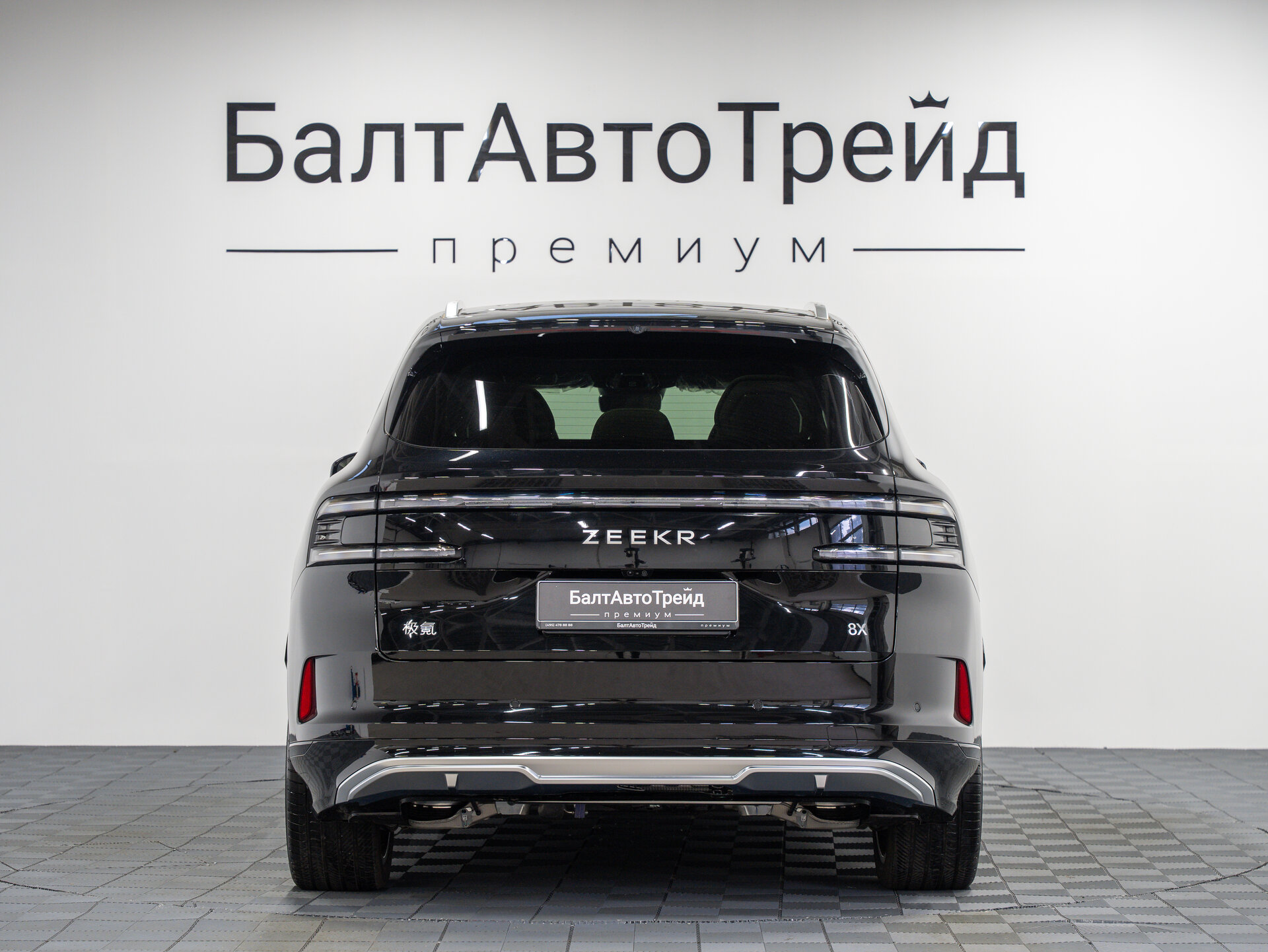 Автомобиль Zeekr 8X 70 kWh 2.0hyb AT (898 л.с.) 4WD - 9