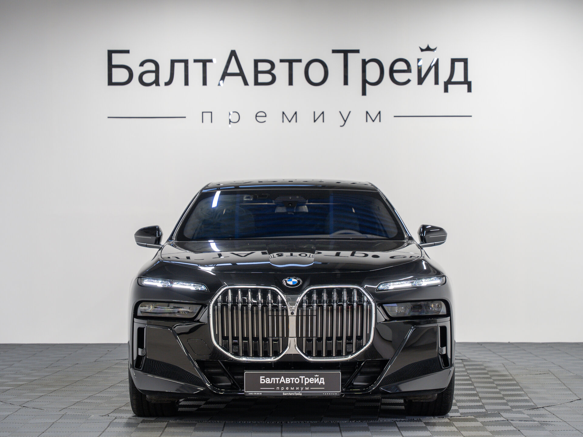 Автомобиль BMW 7 серии 740i xDrive 3.0 AT (380 л.с.) 4WD - 5