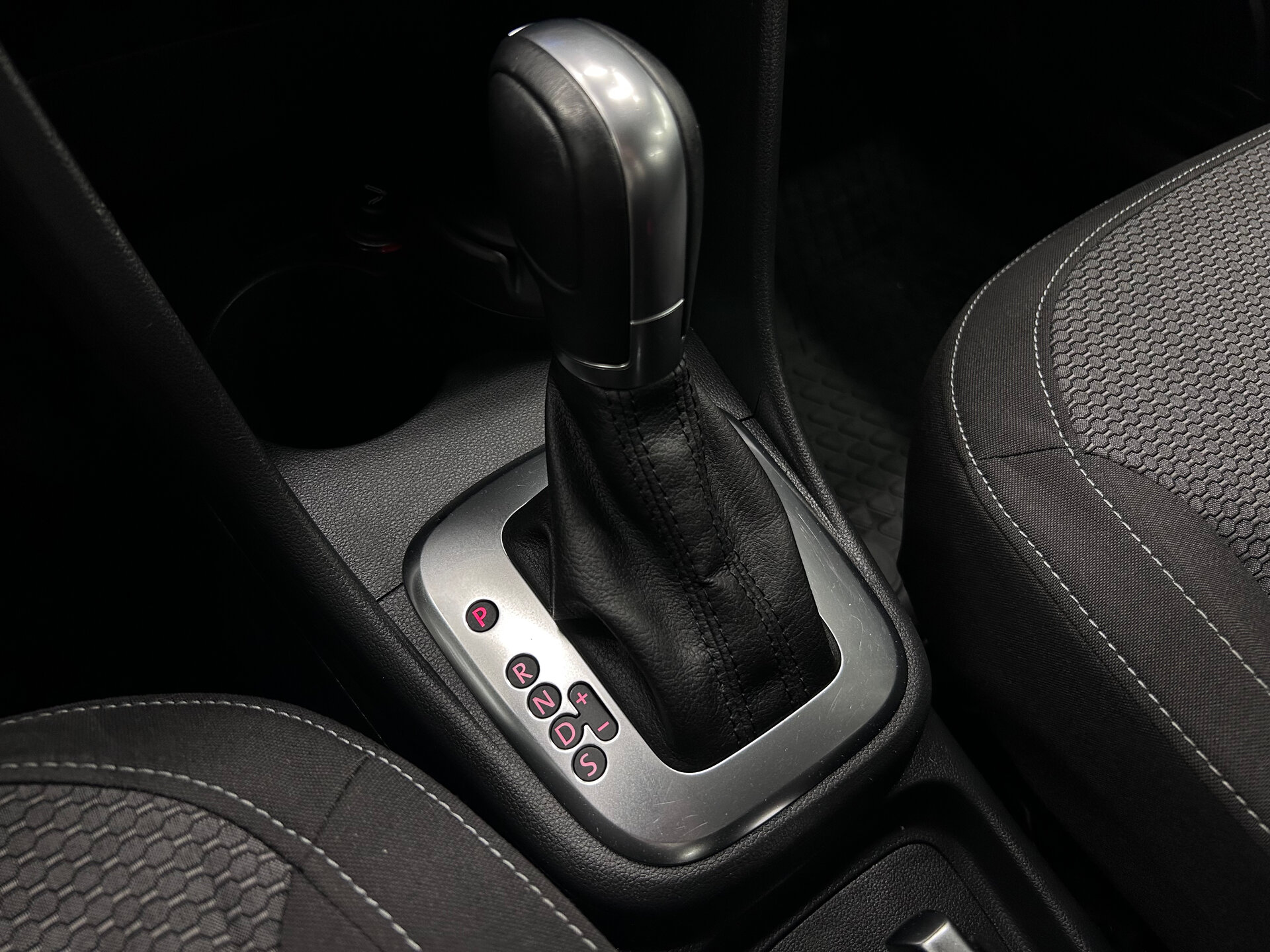Volkswagen Polo 2015 16
