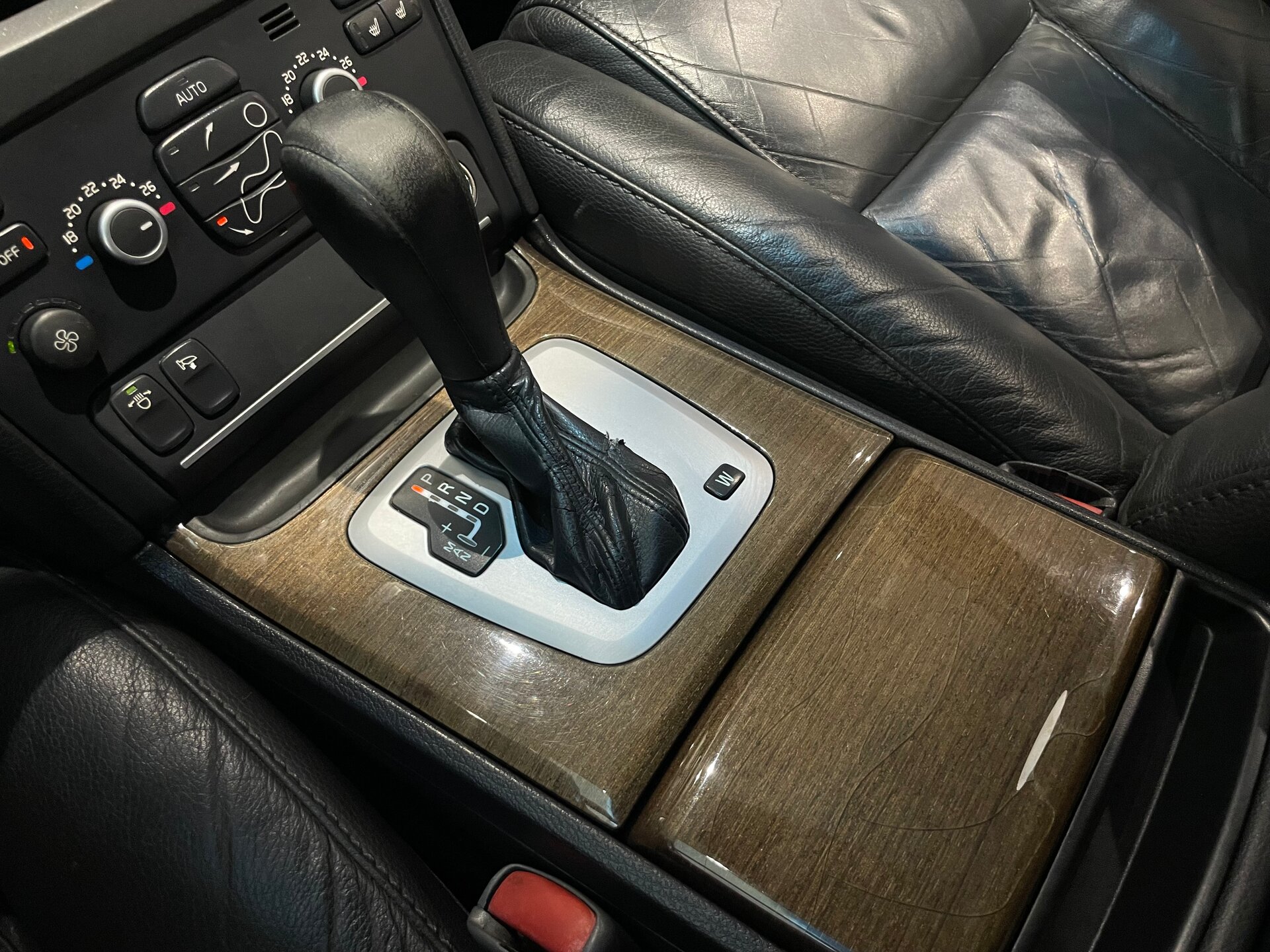 Автомобиль Volvo XC90 2.5 AT (210 л.с.) 4WD - 17