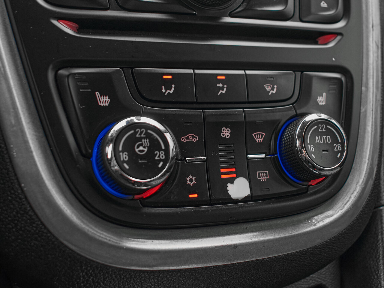 Купить Opel Mokka 1.8 AT (140 л.с.) 4WD, 2013 в Екатеренбурге