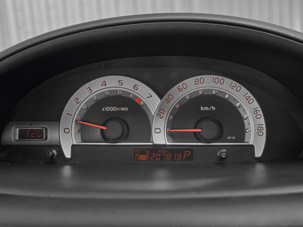 Купить Toyota Sienta 1.5 CVT (110 л.с.), 2012 в Екатеренбурге