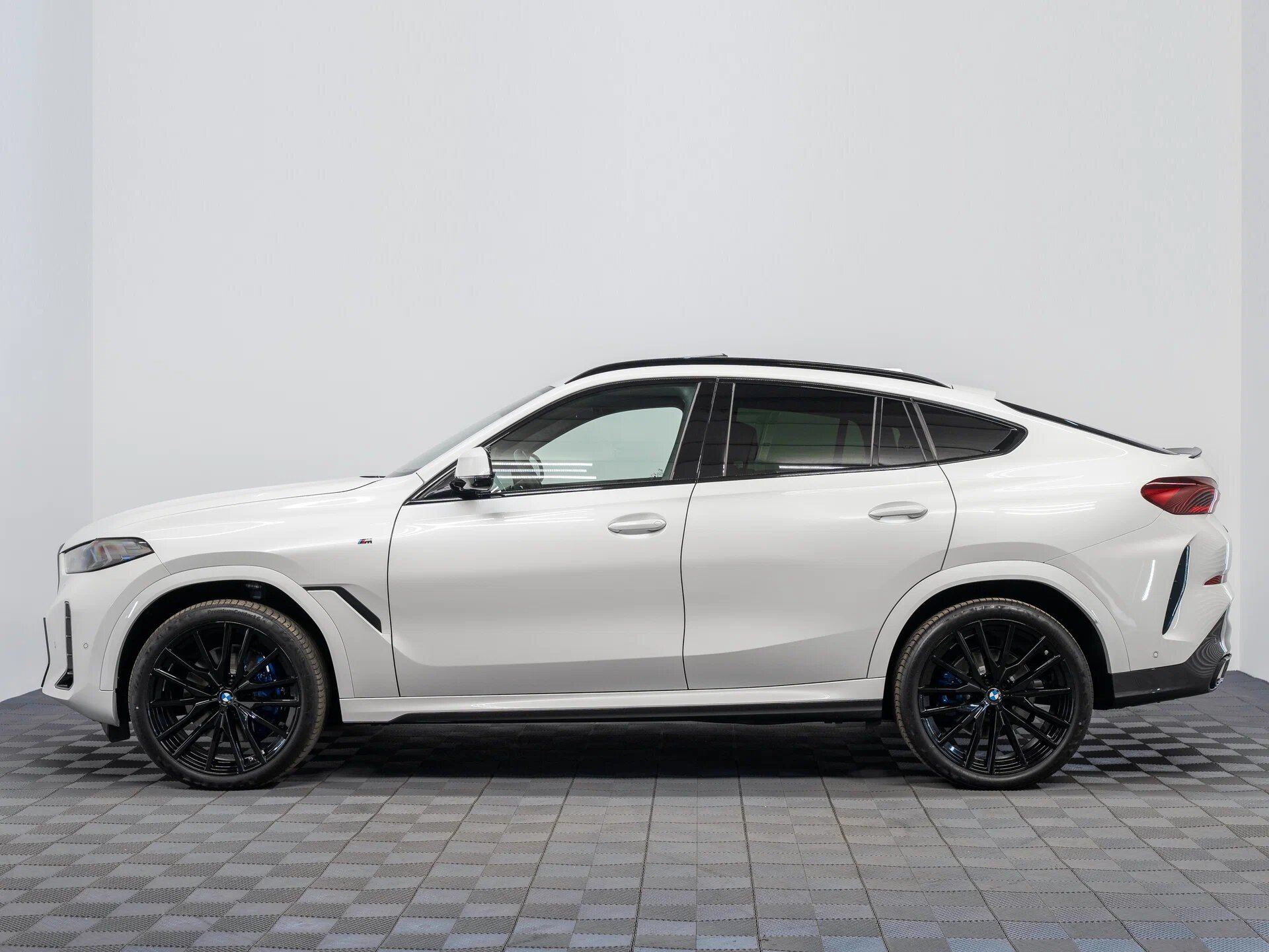 Автомобиль BMW X6 40i 3.0 AT (381 л.с.) 4WD - 8