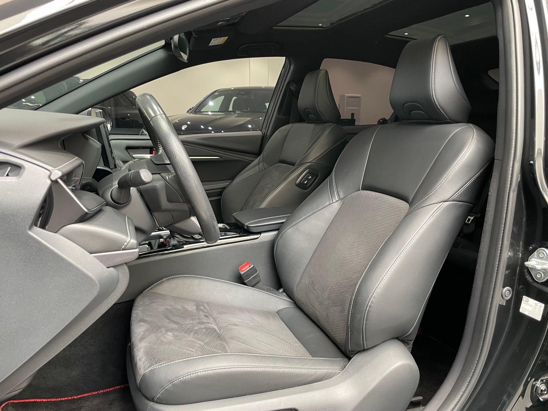 Автомобиль Toyota Camry 2.0hyb CVT (197 л.с.) - 8