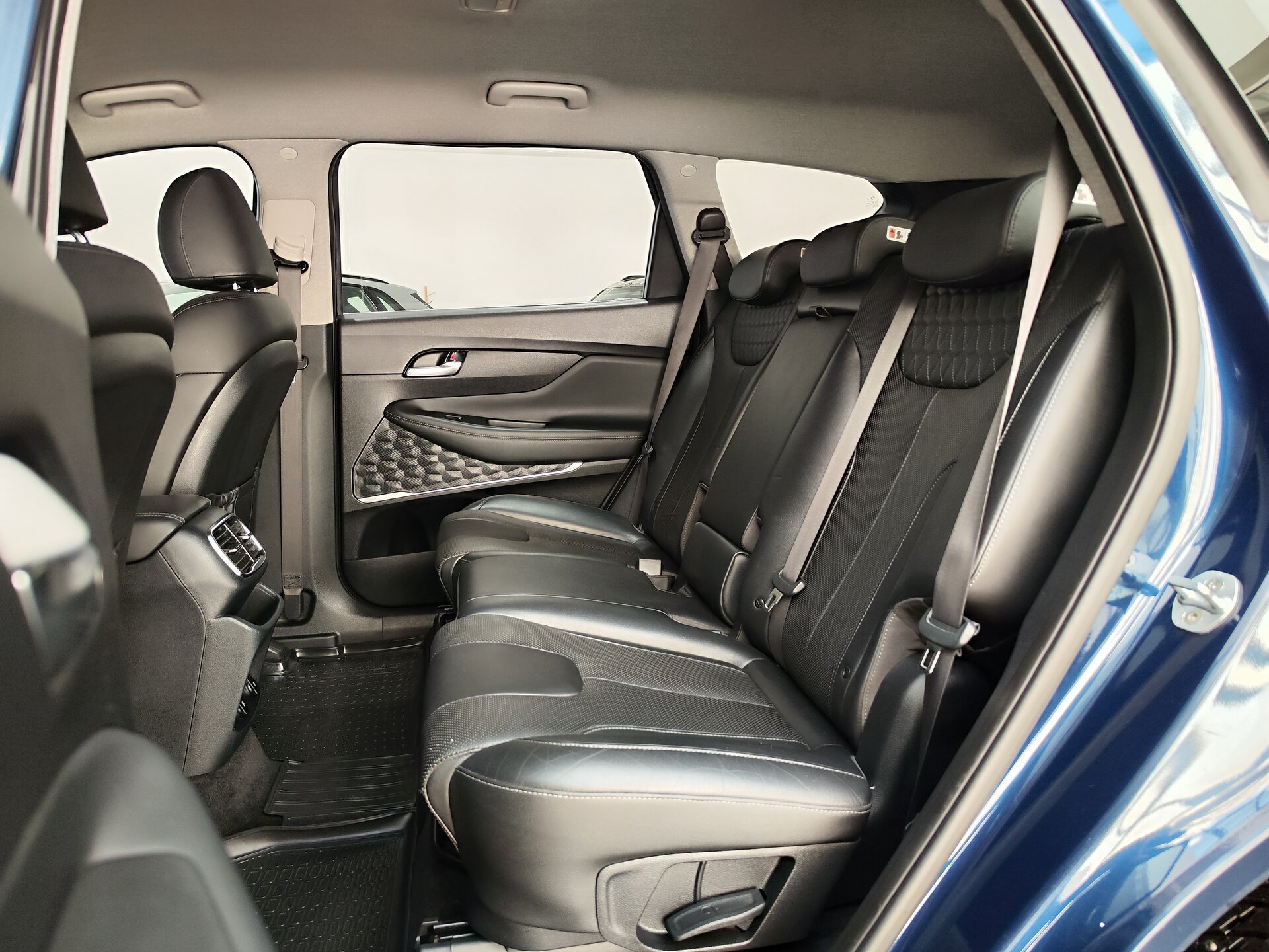 Автомобиль Hyundai Santa Fe 2.2d AT (200 л.с.) 4WD - 9