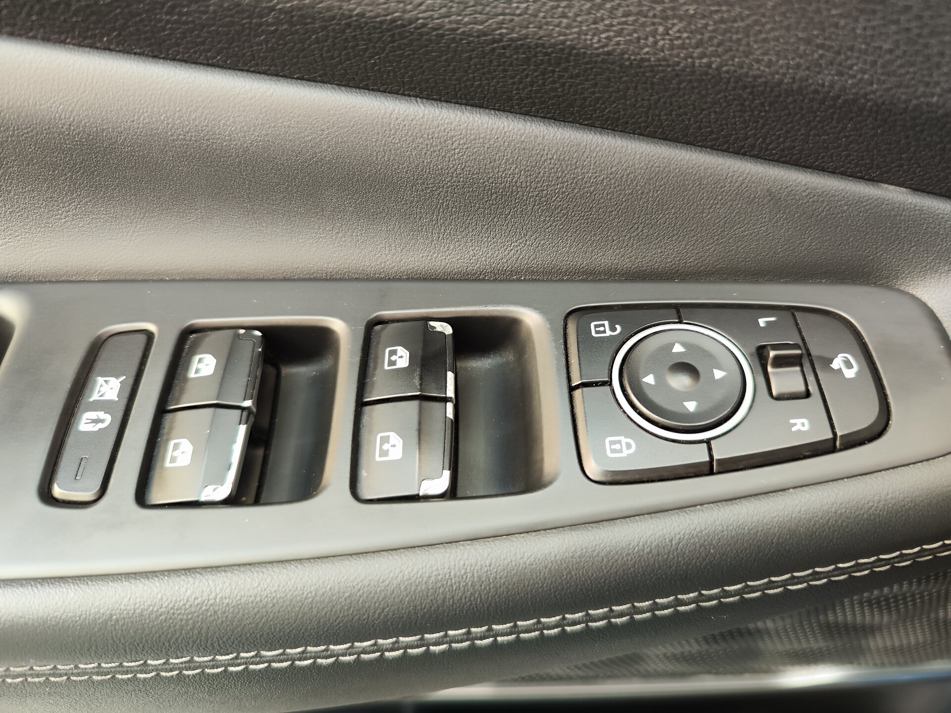 Автомобиль Hyundai Santa Fe 2.2d AT (200 л.с.) 4WD - 17