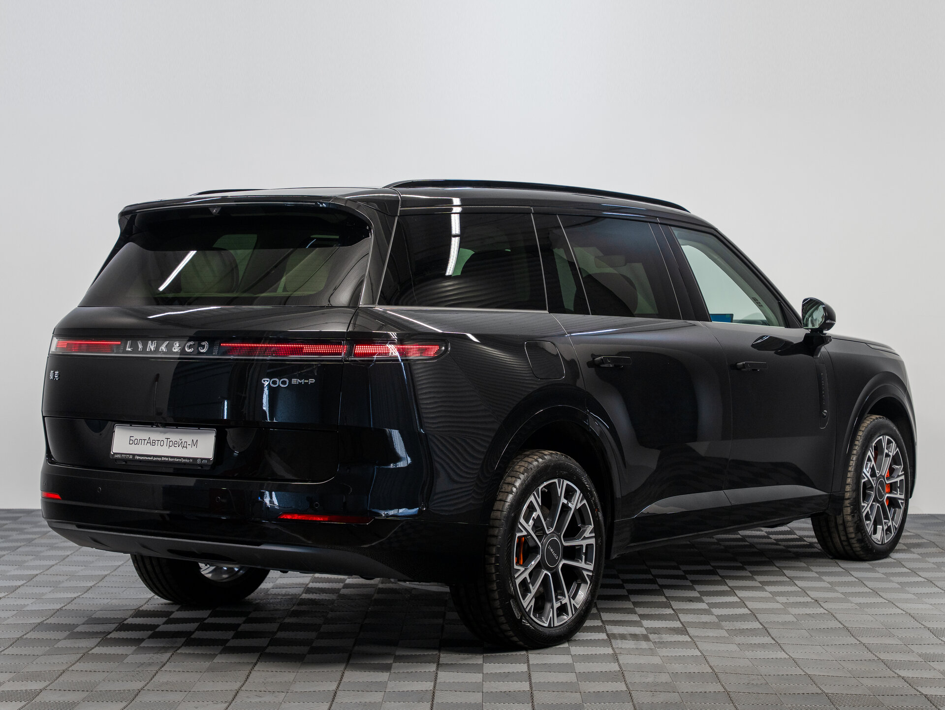 Автомобиль Lynk & Co 900 2.0hyb AT (734 л.с.) 4WD - 5