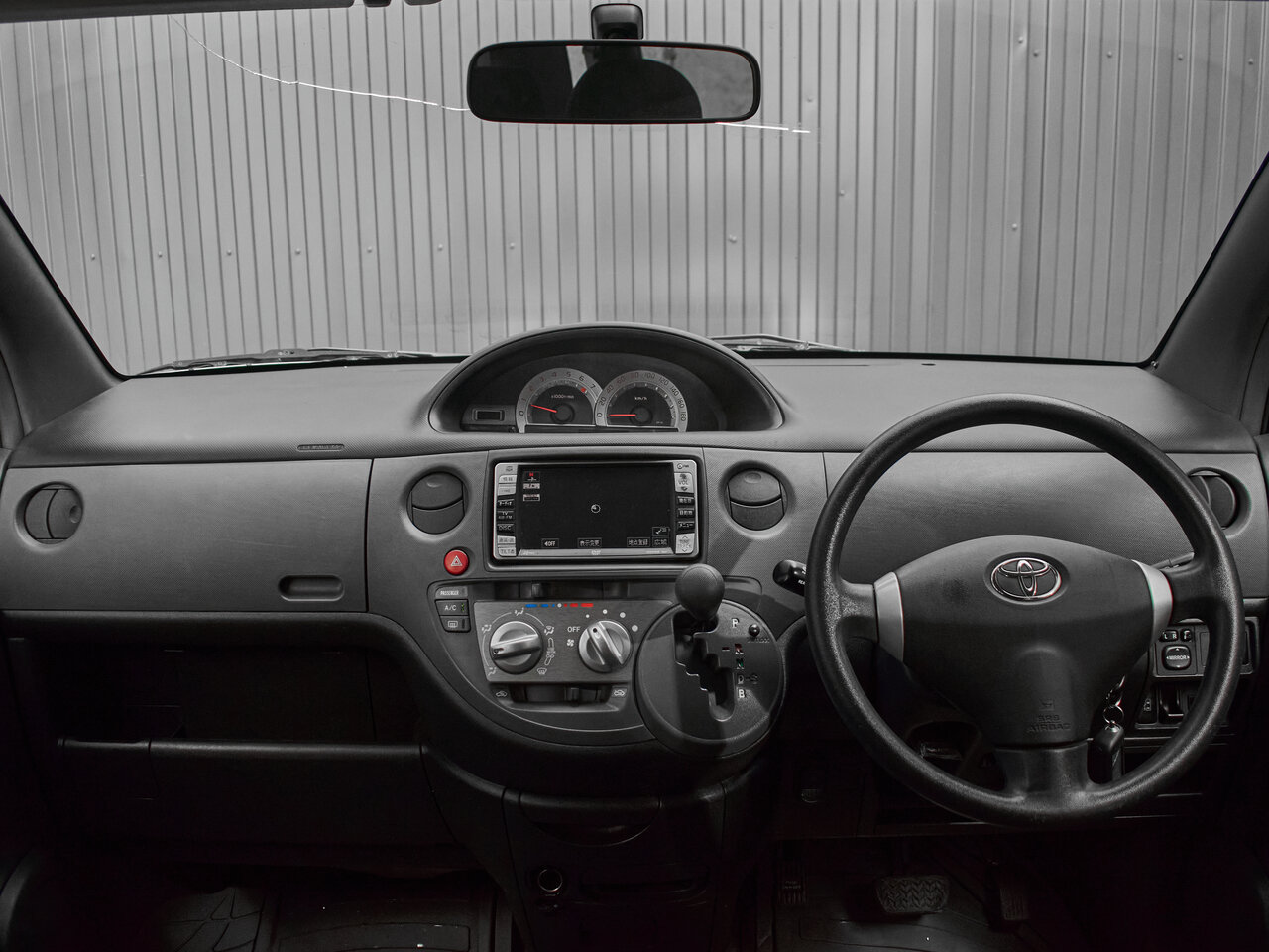 Купить Toyota Sienta 1.5 CVT (110 л.с.), 2012 в Екатеренбурге