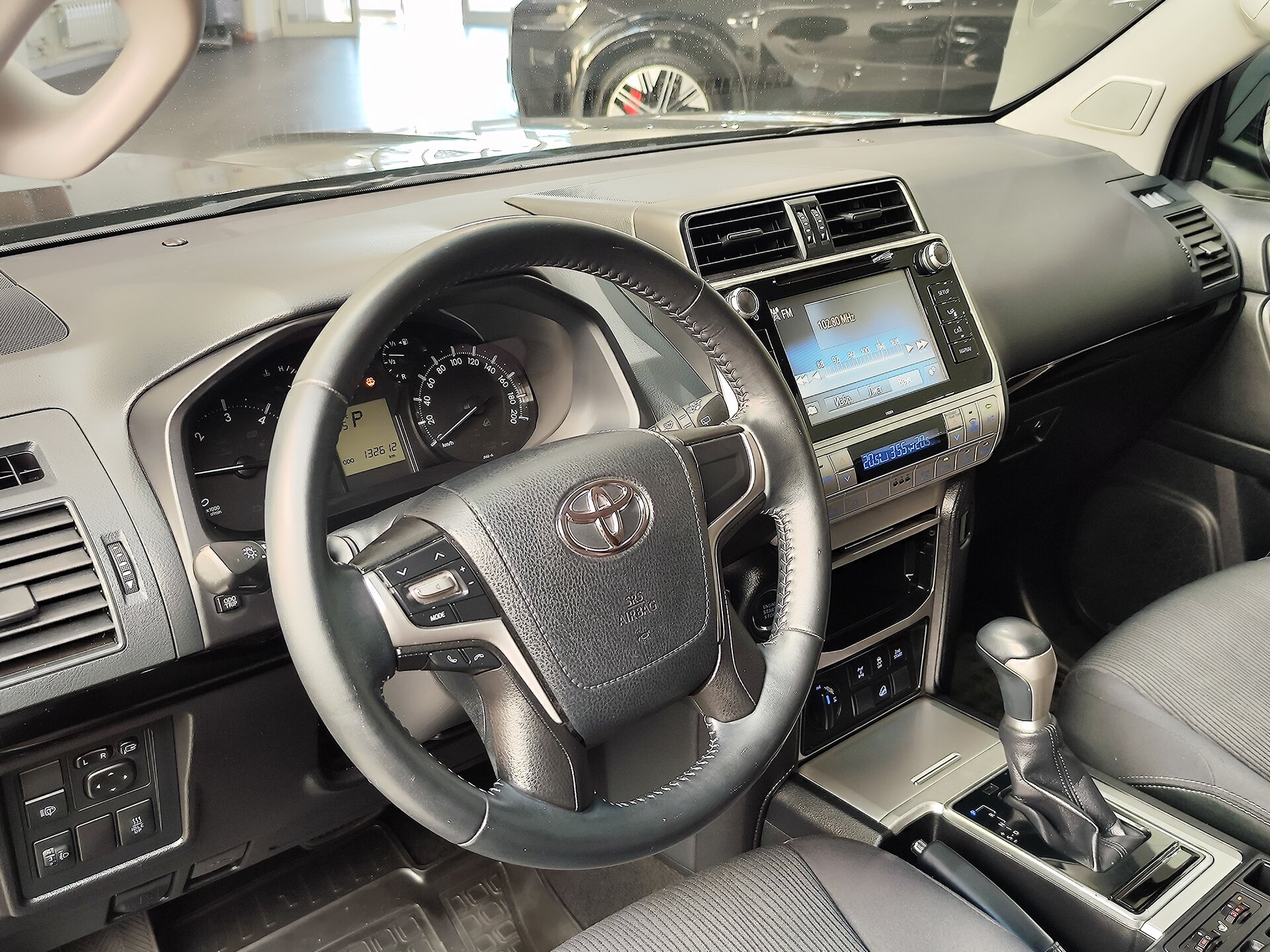 Автомобиль Toyota Land Cruiser Prado 2.8d AT (177 л.с.) 4WD - 7