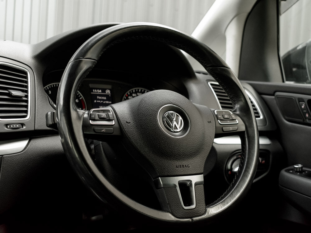 Купить Volkswagen Sharan 1.4 AMT (150 л.с.), 2011 в Екатеренбурге
