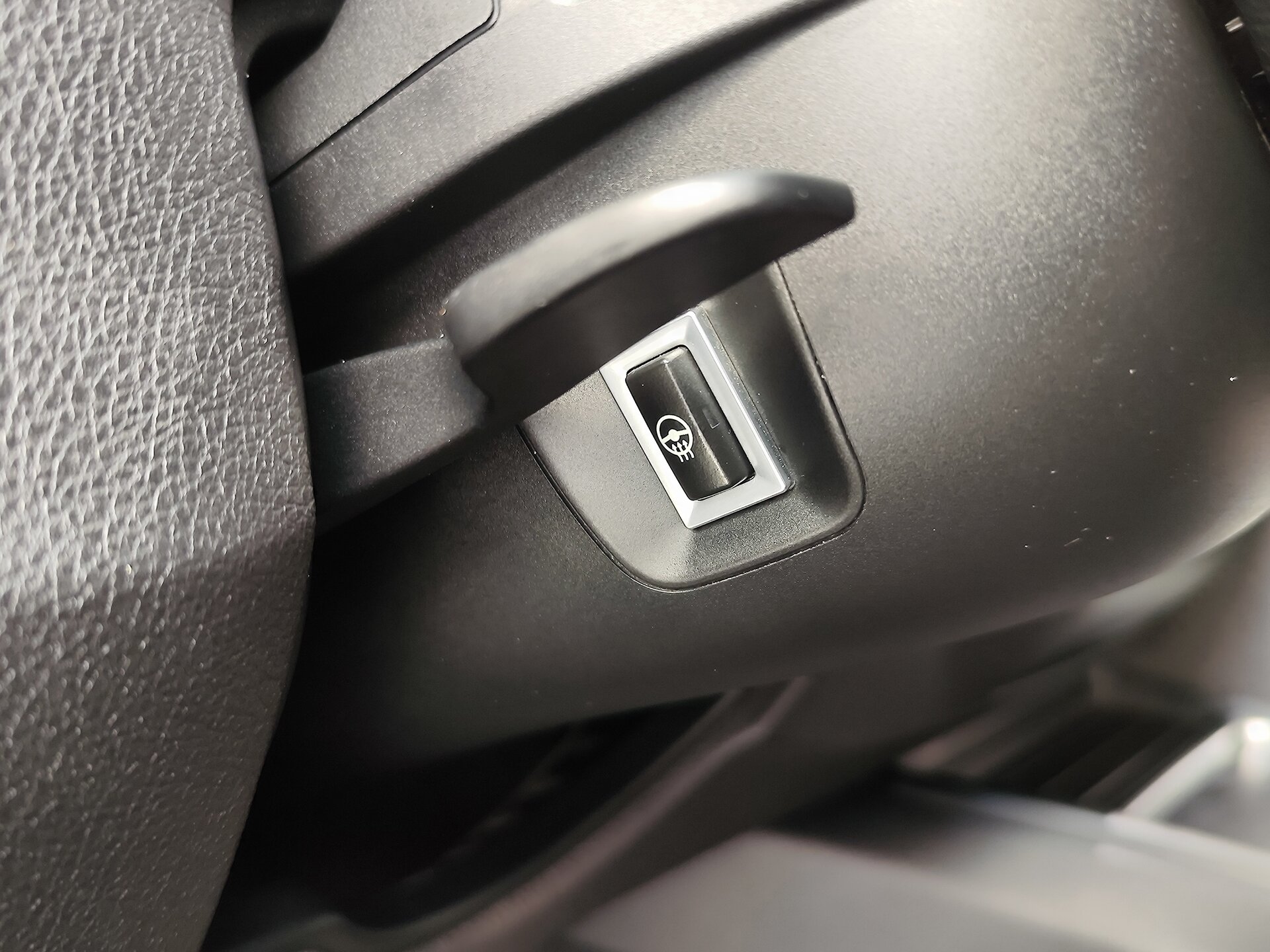 Автомобиль BMW 3 серии 318i 1.5 AT (136 л.с.) - 18