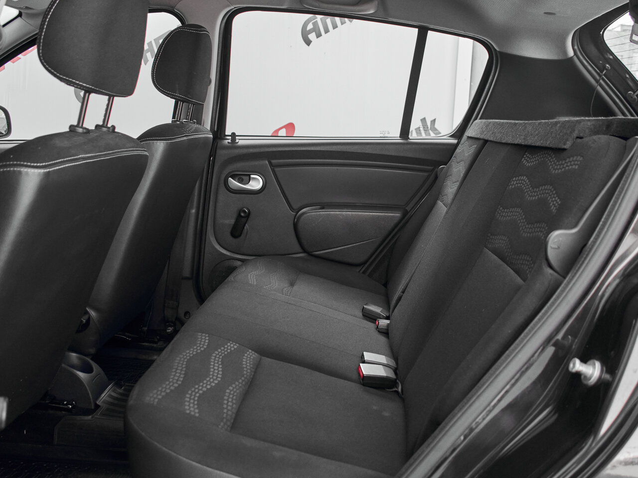 Купить Renault Sandero Stepway 1.6 MT (84 л.с.), 2012 в Екатеренбурге