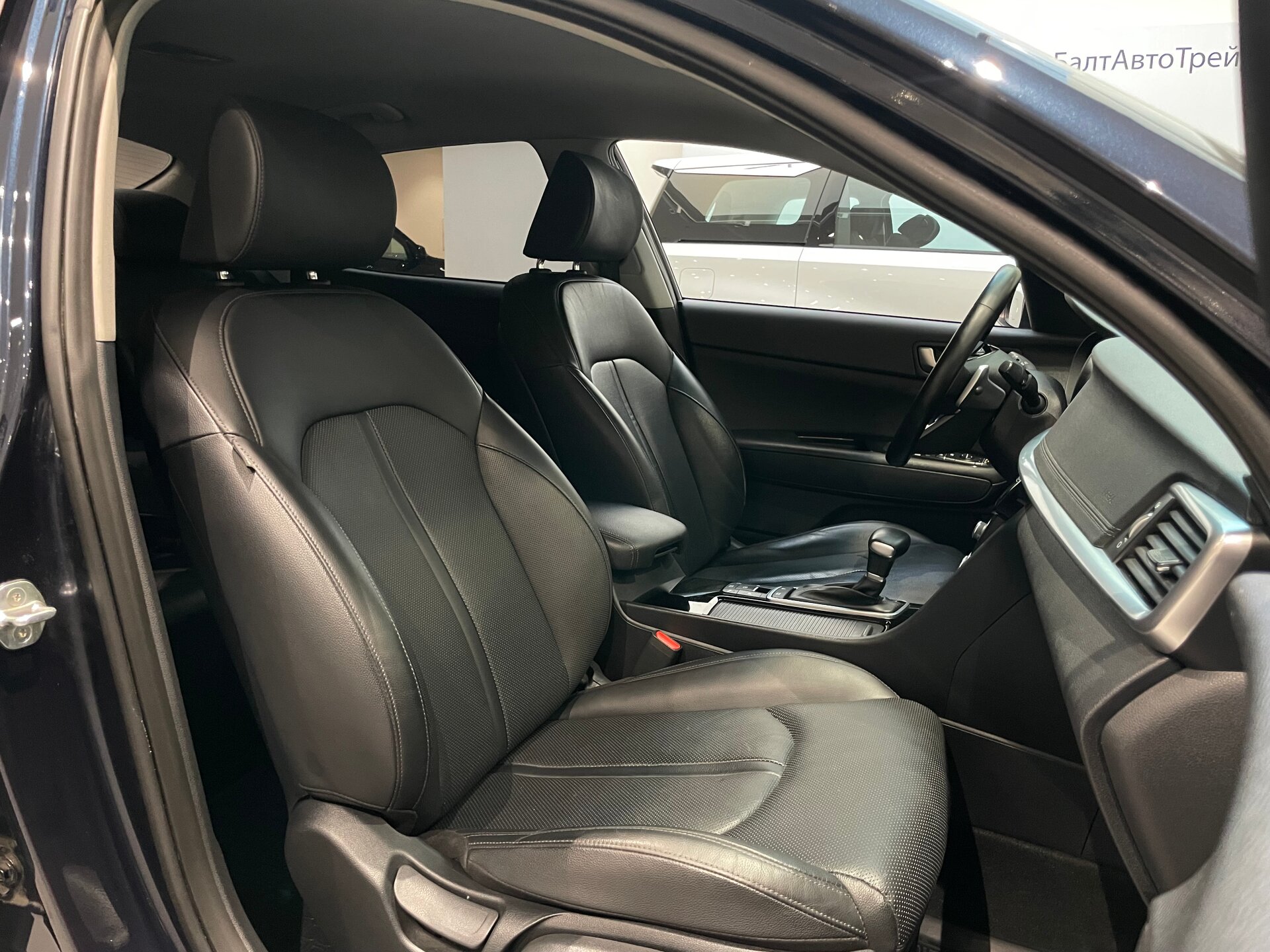 Автомобиль Kia Optima 2.4 AT (188 л.с.) - 12