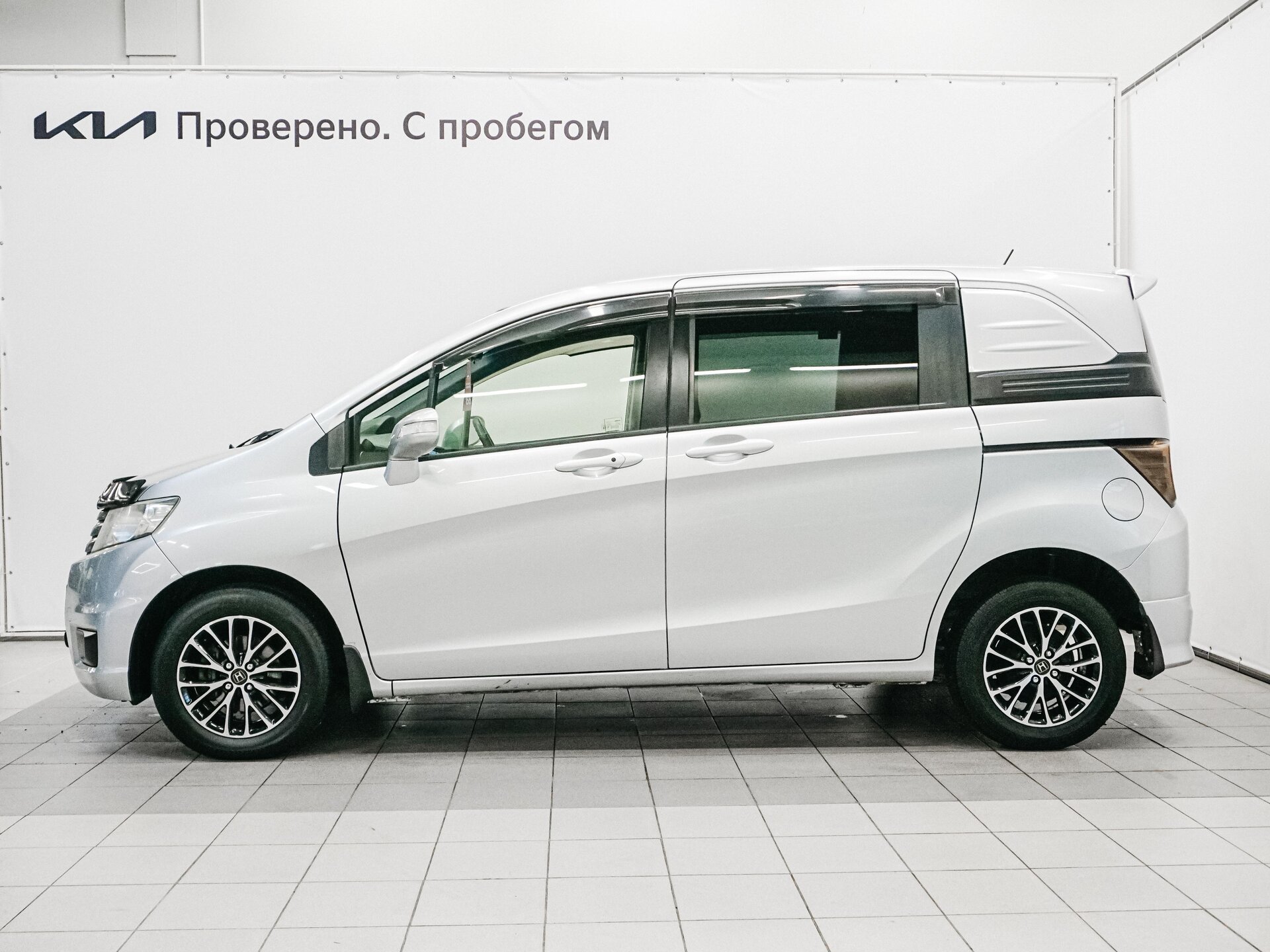 Honda Freed 2012 8