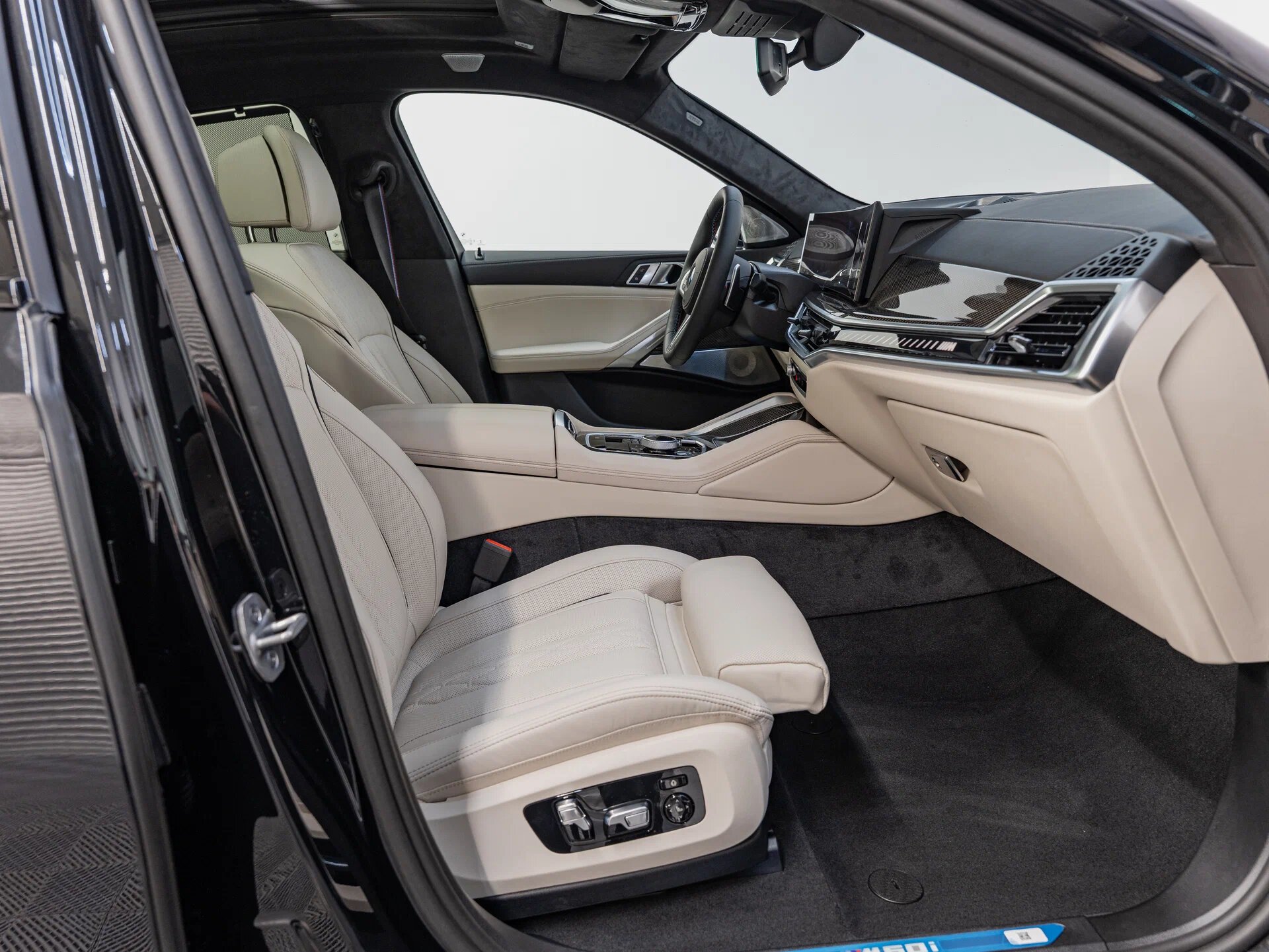 Автомобиль BMW X6 M60i 4.4 AT (530 л.с.) 4WD - 10