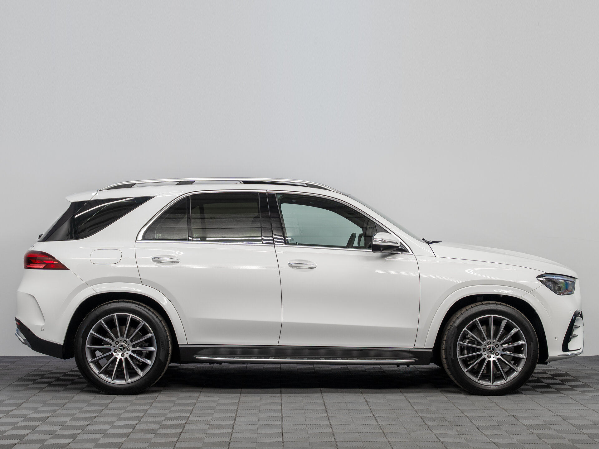 Автомобиль Mercedes-Benz GLE 450 3.0 AT (381 л.с.) 4WD - 4
